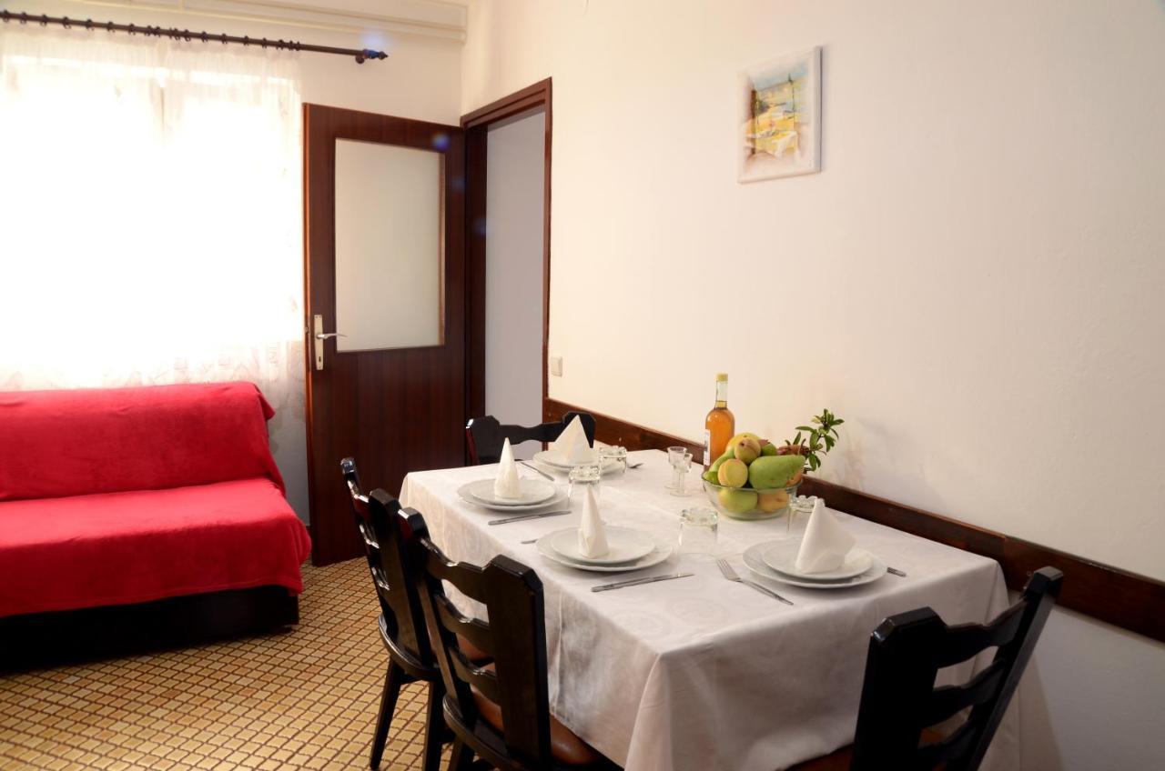 Dvosoban Apartman U Centru Grada Biograd Na Moru Esterno foto