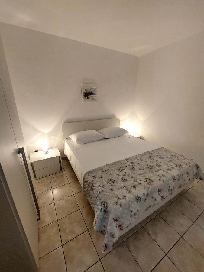 Dvosoban Apartman U Centru Grada Biograd Na Moru Esterno foto