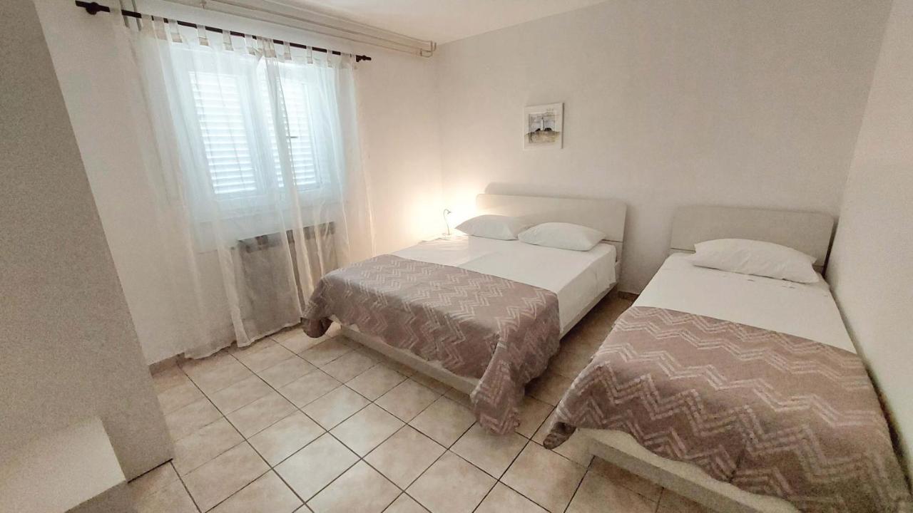 Dvosoban Apartman U Centru Grada Biograd Na Moru Esterno foto